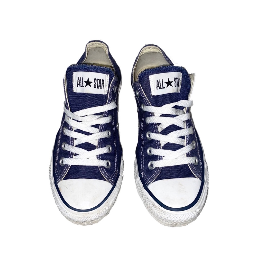 Navy blue converse